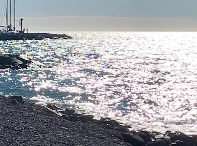 Port Centre Et Soleil